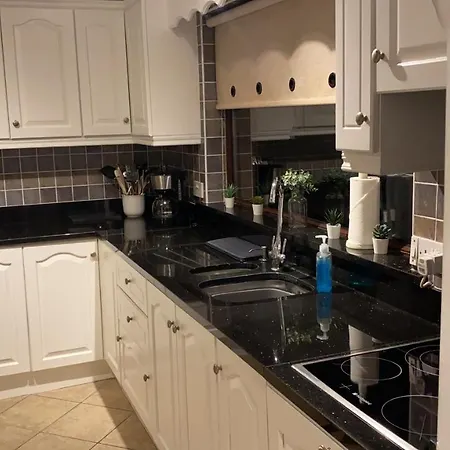 Charming On The Outskirts Of 度假居 戈尔韦