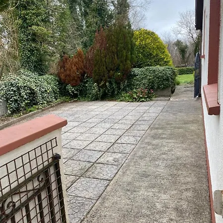 펜션 Charming On The Outskirts Of 골웨이