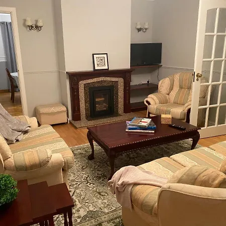 Charming On The Outskirts Of بيت للعطل غالواي