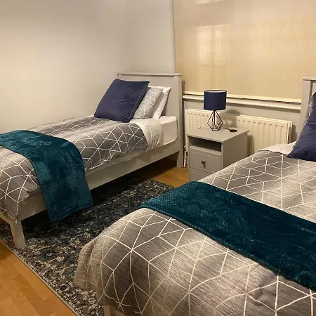 Charming On The Outskirts Of بيت للعطل