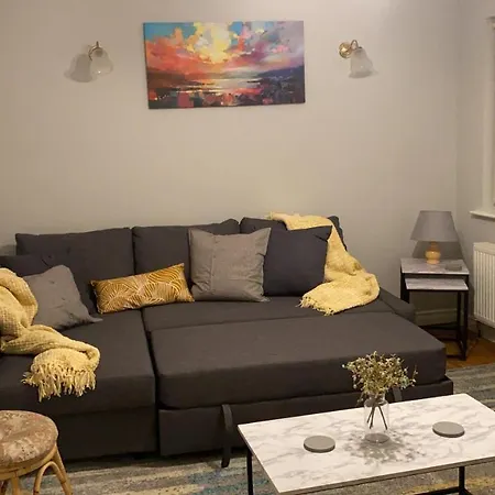 بيت للعطل Charming On The Outskirts Of *